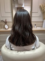 アンド ラ ブランシュ(&.La Blanche) 美髪のススメ/ネビージュ/ホワイトグレージュ/こなれミディ/大宮