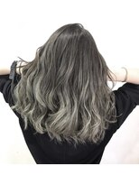 フォセット(Fossette)&nbsp;Shadow Roots × Silver Greige 〈 3Bleach ○ 〉