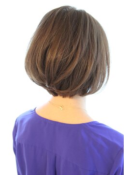 レウナ 外苑前(Reuna) 30代40代50代大人可愛いボブ　丸みが可愛いワンカールボブ