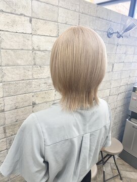 グランルシア(GRAN Lucia) ホワイトベージュ&ウルフカット