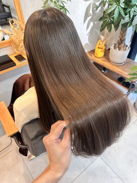 バートランド 白楽(Bertland) 島田/髪質改善カラー アッシュグレージュ 艶髪カラー ストレート