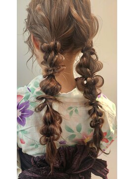 イラ(Era) ツインアレンジ/浴衣ヘア