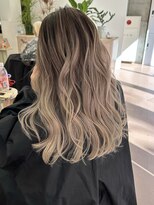 ヌエン 渋谷(NU/EN)&nbsp;夏のトレンド伸びても気にならないバレイヤージュとミルクティー