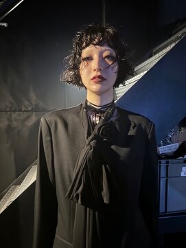 PELE原宿/ブリーチなしダブルカラー/ハイトーン/ケアブリーチ【3月上旬OPEN(予定)】 着物ヘア/ダークアッシュ/ミディアムレイヤーカット/原宿