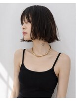 ドロップ(drop)&nbsp;透けバング×濡れ質感のニュアンスボブ