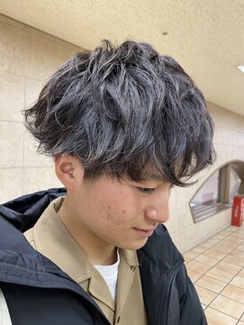 トレヴァーデルチザン(TREVOR DE'RTISAN) ランダムパーマ