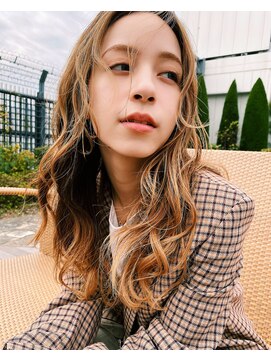 シー バイ ロンド 新宿(Sea by Lond) 【藤原三知代】ハイライトカラーのセミウェットウェーブ