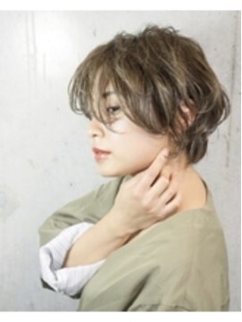 クーベルタン(Coubertin) ナチュラルリラクシーショート~透明感グレージュ~