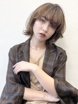 ココ 本八幡(KOKO) 黒髪クラゲヘアーオリーブグレー小顔ココアベージュ卵型ウルフ