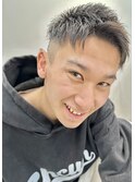 刈り上げツーブロックアップバングショートビジネスメンズヘア