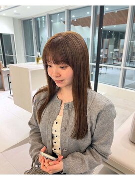 ローレンアオ(LOREN AO) イメチェン/ホワイトブロンド/外ハネボブ/ワイドバング/栄矢場