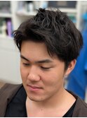 シンプルなナチュラルアップバングショート