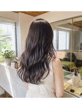 ヴェレタ ラボ(veLeta Lab.)の写真/似合わせカットで魅せる！一人ひとりの個性を大切に、髪質改善とデザインカラーで輝くロングヘアを♪