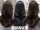 スリー(THREE)の写真