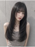 黒髪ザクザクレイヤーロングハッシュカット韓国ヘアぱっつん前髪