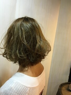 ヘアサロンM 新宿 デザインカラー/厚めバング/ローライト/スリークボブ