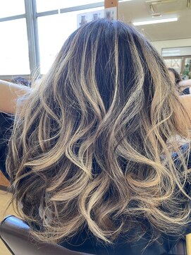 ビューテ(BIEUTE) ホワイトコントラストバレイヤージュ