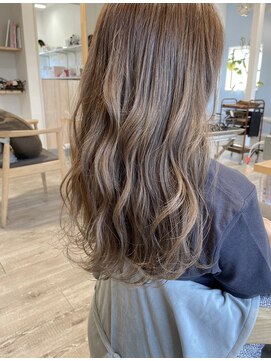 ジジ フィーカ 佐野(Gigi fika) くすみベージュ