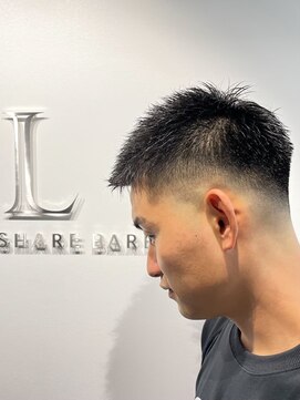 リバティシェアバーバー 銀座2nd(LIBERTY SHARE BARBER) スキンフェードコテパーマ濡れパンマッシュパーマ[銀座<理容室>]