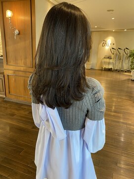 ザック ヴィ(ZACC vie) グレージュ レイヤーカット ミディアム 20代30代40代