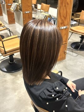 トテ(tote.) 肌なじみのいい派手すぎないハイライト！