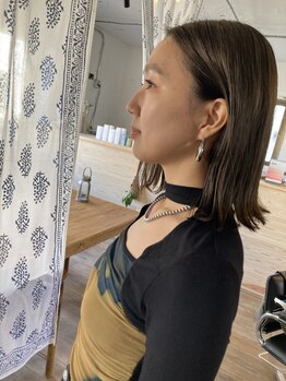 髪も心も整える、大人の魅力を引き出し一人ひとりに寄り添う上質な大人の隠れ家サロン。