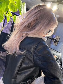 シェルヴ(XELVE) レイヤーカットにシャドウルーツ