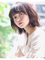 サークル(CIRCLE)&nbsp;ボブカーキグレージュ大人かわいいフェザーバング