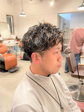 アンティコ(Antico) ツイストスパイラル束感ツーブロックマッシュショートモテ髪流行