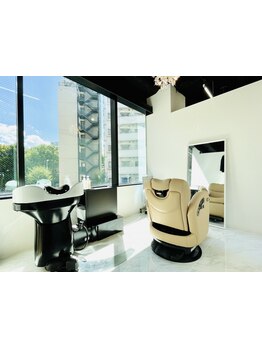 【丁寧マンツーマン×個室】ニーズに寄り添い、丁寧で温かいおもてなし◎周りを気にしない広々個室[池袋駅]