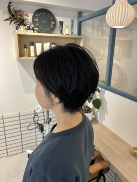 ラソニシカサイ(Lazo nishikasai) 黒髪美髪くびれショート