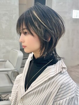 ダブルトーキョー シブヤ(W-TOKYO SHIBUYA) サイドが目を引くウルフ×ハイライト　ウルフカット　ネオウルフ