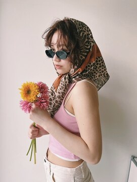 ホロ(hollo) 暖色パーマボルドーブリーチパーマショートブリーチパーマ