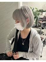 ノーバル バイ シエスタ 池袋(NoVal by siesta)&nbsp;ホワイトグレー　× ボブ/AZE