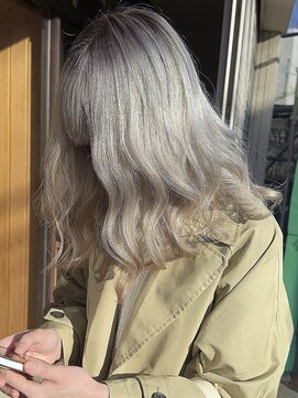 ブレイズヘアー(BLAZEhair) 【夕方でもこの透明感】ミルクティグレージュ×ブリーチ３回