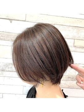 ソル(SOL by INFINI) くびれショートボブ/前下がり/グレージュ