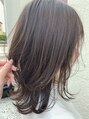 シロ(siro) トレンドのレイヤスタイルと透明感ベージュカラーの相性◎