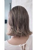 シアベージュ