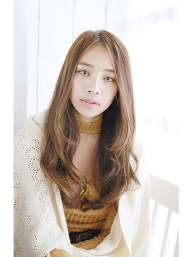 ラクシア(LUXIA) 毛先カールの内巻きレイヤー