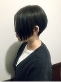 刈り上げ前下がりショート