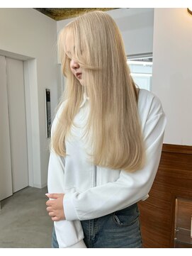 リヴ ウメダ(LIV umeda) ホワイトベージュ/ブリーチ/ダブルカラー【梅田】