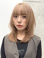 ハイトーン切りっぱなしショートボブミルクティーピンクベージュ
