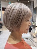 表参道丸みショートボブレイヤーカットアッシュグレー60代◯