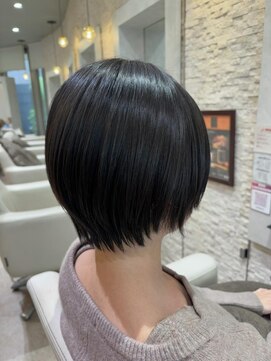 ヴィサージュプラス(VISAGE plus) 襟足スッキリ☆艶と丸みのコンパクトショート