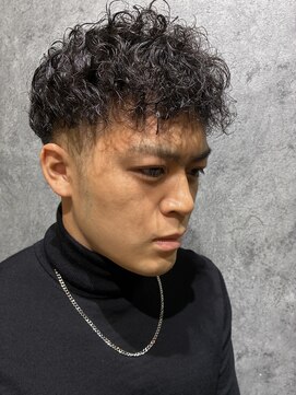 ドゥーエン 緑橋店(DoEN) フェードカット/スペインカール