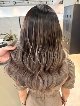 メリー オオサカ(Merly Osaka) バレイヤージュ/似合わせカット