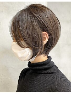 エリマ 横浜西口(elima) 横浜西口白髪染めショートヘアタッセルボブミルクティーベージュ