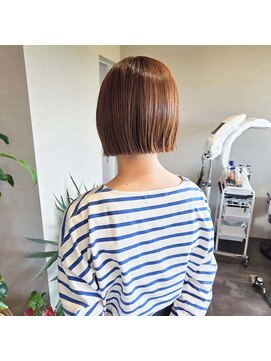 サロンドチカ(Salon de Chika) 外はねボブ