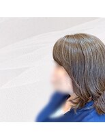 ヒサ(HISA)&nbsp;ヘーゼルベージュで上品な白髪ぼかし