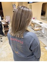 ナギ 栃木(nagi)&nbsp;明るめグレージュのハイライトカラー◎